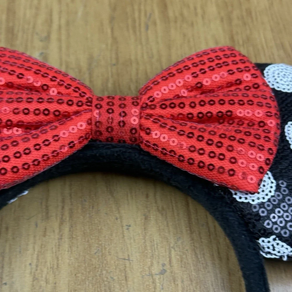 Disney Parks‎ Minnie Mouse Classic Red Polka Dot Bow Black Ears Sequin Headband